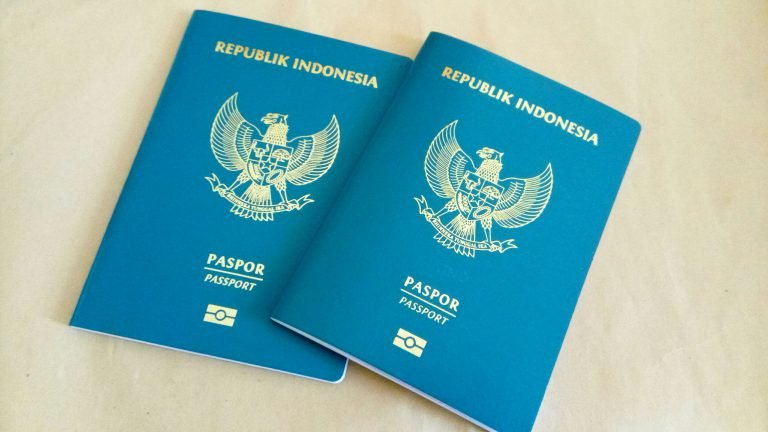 Paspor Indonesia Tertinggal Jauh dengan Singapura