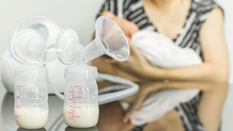 ASI Melimpah? Yuk Kenali Gejala Hiperlaktasi