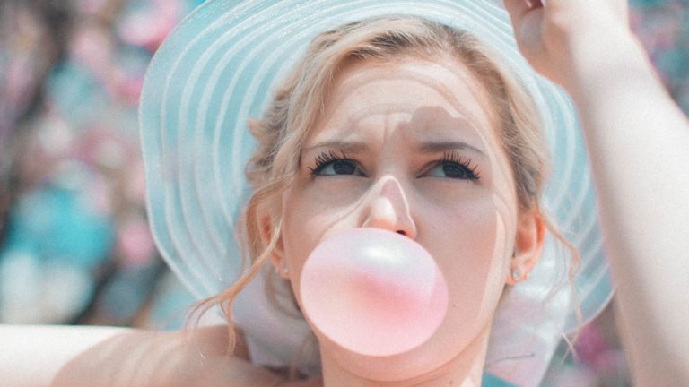 Manfaat Tersembunyi dari Mengunyah Permen Karet