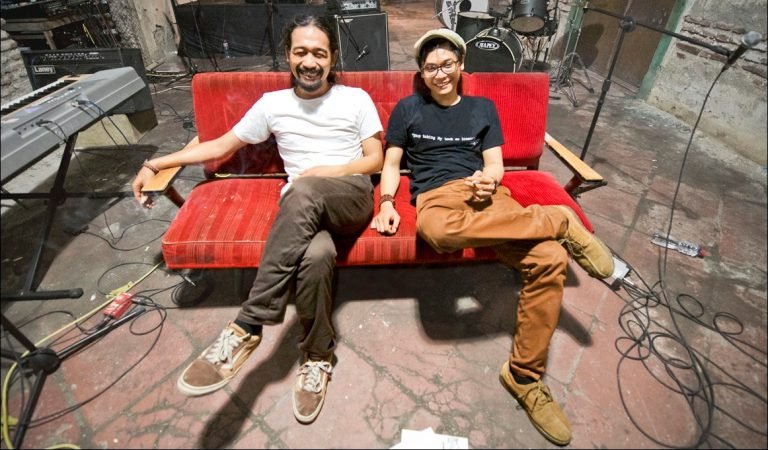 Silampukau, menceritakan Kota Surabaya lewat lagunya