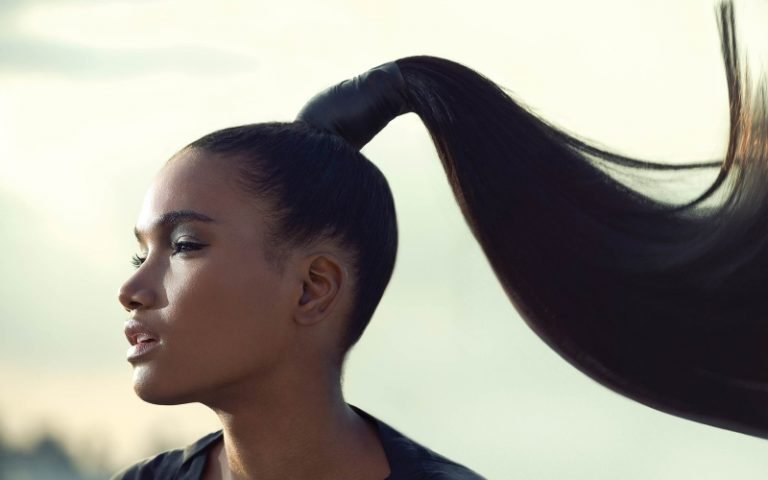 Tampil Elegan Dengan Tatanan Rambut Yang Simple