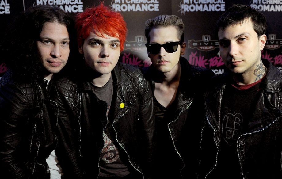 8 Teori Fans My Chemical Romance yang Bikin Geregetan