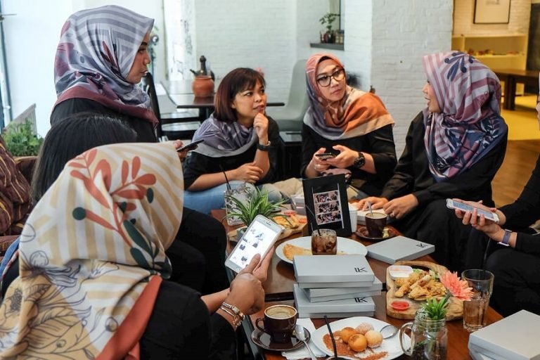 Sharing Santai di Mini Gathering LK Scarf