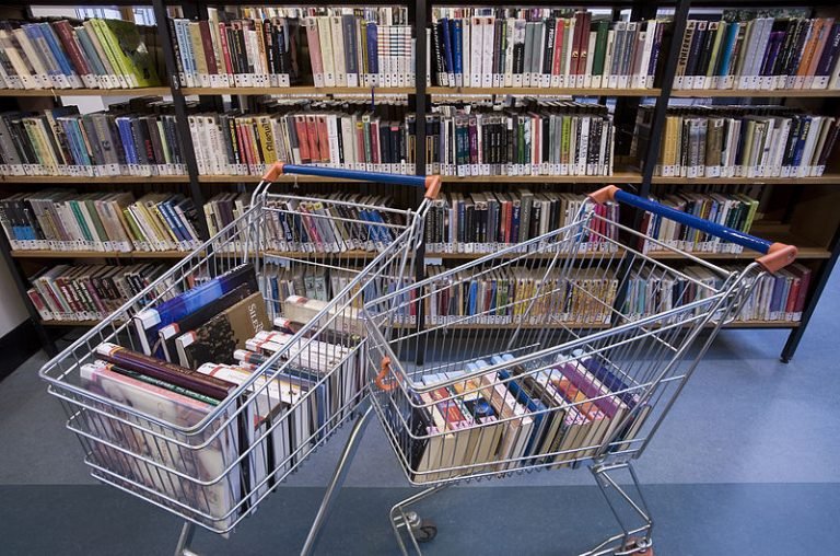 Big Bad Wolf Mengembalikan Hobi Membaca Buku Ke Dalam Kehidupan Sehari-Hari