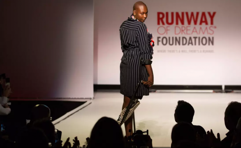 Model Difabel Unjuk Gigi di New York Fashion Week