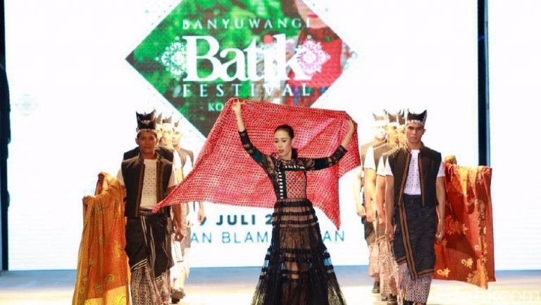 Nikmati Pesona Banyuwangi di Banyuwangi Batik Festival