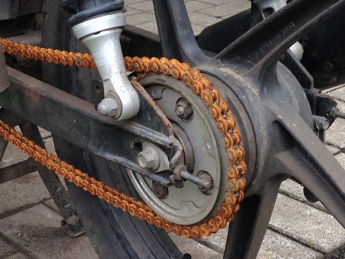 Merawat Motor Di Musim Hujan