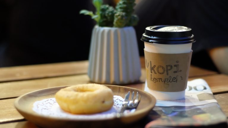 Grand Opening Kopi Kompleks: Manual Brew Nikmat, Bayar Sesukamu