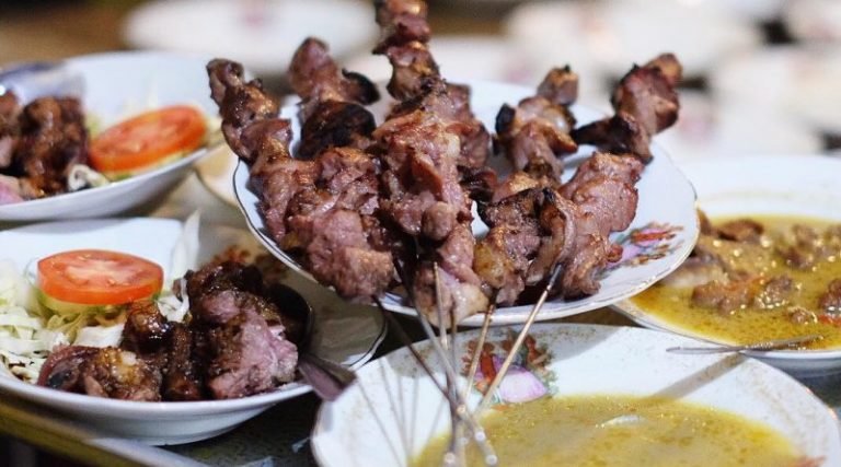 Ada Apa Dengan Sate Klathak?