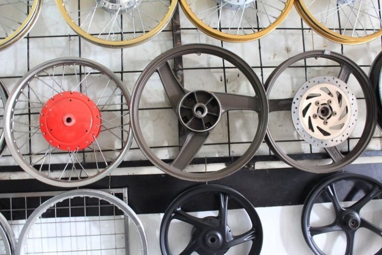 Warna Cat Velg Motor Tetap Awet, Begini Caranya!