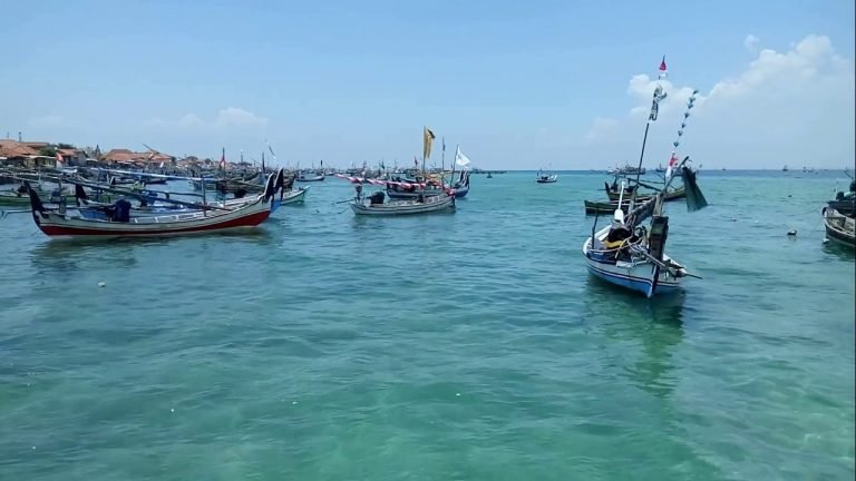 Yuk, Mandangin Keindahan Pulau Mandangin!