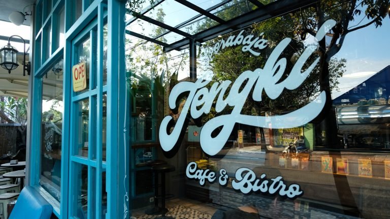 Jengki Coffee and Bistro, Suguhkan Atmosfer Hangat nan Santai di Tepi Kota