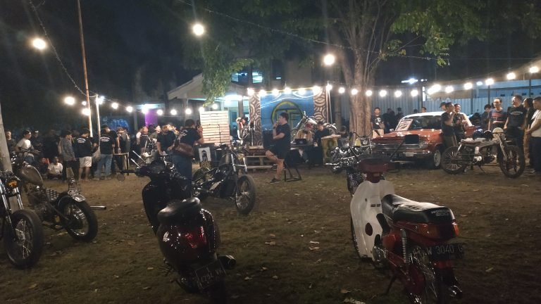 Friday On Wheels, Ajang Kumpulnya Penghobi Otomotif di Surabaya