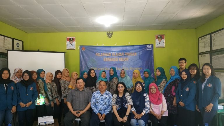 Mahasiswa Ubaya Gelar Pelatihan Olahan Pangan Kelor di Bojonegoro