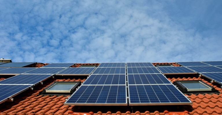 Mati Lampu, Warganet Beri Saran Gunakan Solar Panel