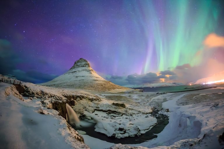 Keindahan Wisata Alam Islandia Musim Dingin dan Musim Panas