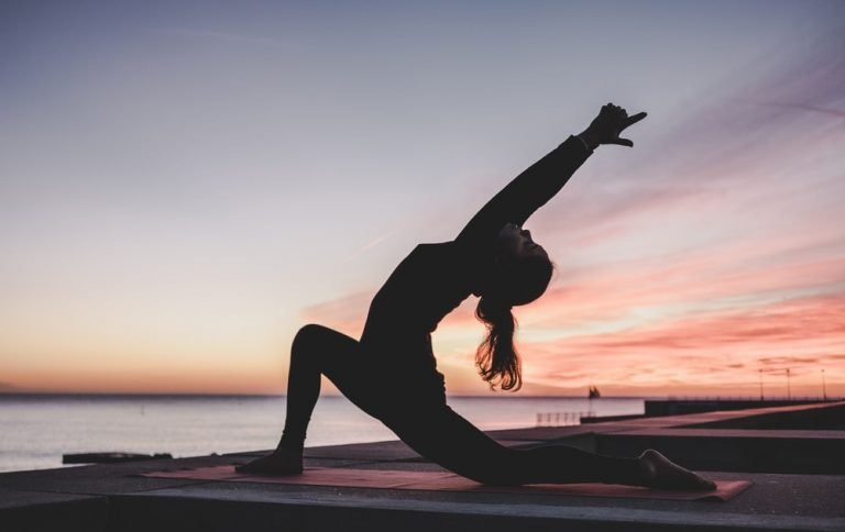 Yoga atau Pilates, Mana yang Terbaik untuk Tubuh?